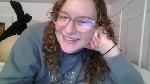 Snapshot of lilpies chatting on December 19, 2024, 12:02 am LilPies online show from December 19, 2024, 12:02 am