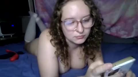 Snapshot of lilpies chatting on December 29, 2024, 4:38 am LilPies online show from December 29, 2024, 4:38 am