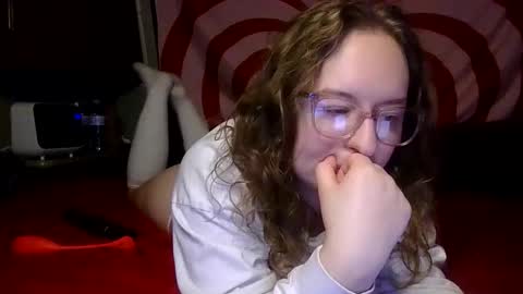 Snapshot of lilpies chatting on January 8, 2025, 11:30 pm LilPies online show from January 8, 2025, 11:30 pm