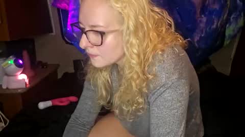 Snapshot of lilpies chatting on November 30, 2025, 6:06 am LilPies online show from November 30, 2025, 6:06 am