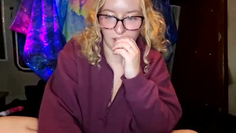 Snapshot of lilpies chatting on December 1, 2025, 5:56 am LilPies online show from December 1, 2025, 5:56 am