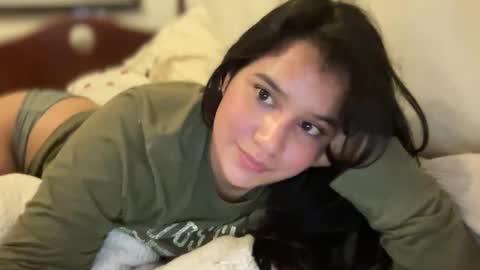 lilprincessxoxo_ online show from May 19, 2026, 9:04 am