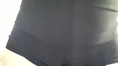 Snapshot of lilsirenluna chatting on February 26, 2026, 5:01 pm Luna online show from February 26, 2026, 5:01 pm