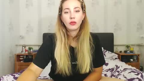 lilu_cute25 online show from September 17, 2025, 8:21 pm