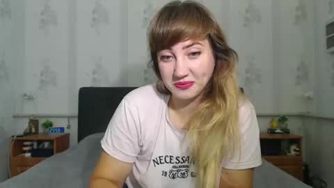 lilu_cute25 online show from October 24, 2025, 9:00 pm