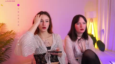 Leeloo online show from March 31, 2026, 7:09 am