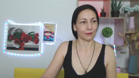Snapshot of lilugrants chatting on January 19, 2025, 1:32 am lilugrants online show from January 19, 2025, 1:32 am