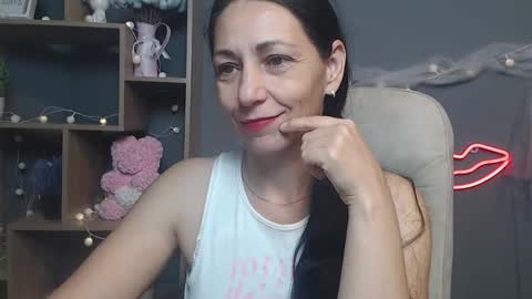 Snapshot of lilugrants chatting on September 20, 2025, 6:53 pm lilugrants online show from September 20, 2025, 6:53 pm