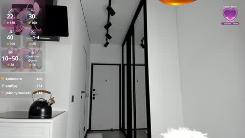 LILY online show from January 24, 2025, 4:49 pm