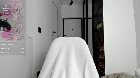 LILY online show from March 10, 2025, 8:34 pm