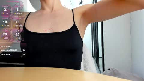 LILY online show from March 11, 2025, 10:42 pm