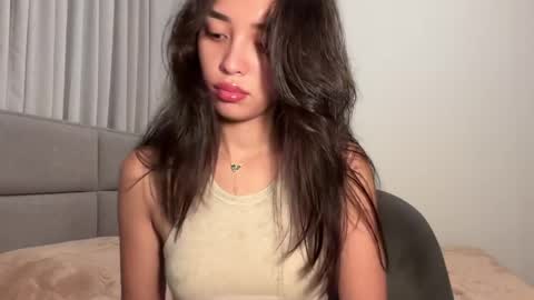 Snapshot of lily_bunnyy chatting on May 26, 2026, 9:33 pm Lily online show from May 26, 2026, 9:33 pm