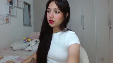 Snapshot of lily_crushx chatting on October 7, 2025, 4:53 am Lirio online show from October 7, 2025, 4:53 am