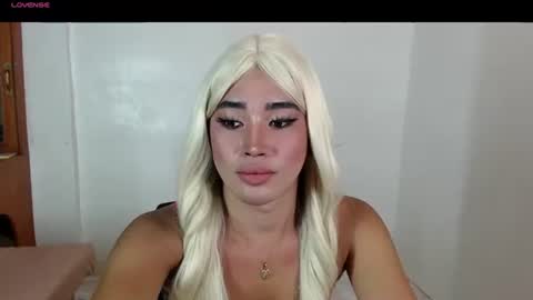 Lily Darling online show from October 23, 2025, 11:42 am