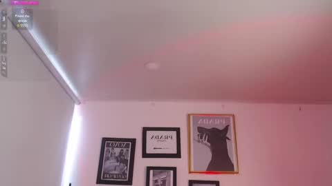 Snapshot of lily_evans_ chatting on February 16, 2025, 9:27 pm just lily online show from February 16, 2025, 9:27 pm