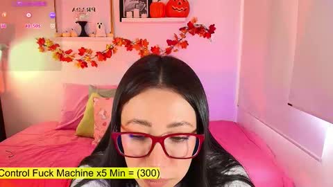 Snapshot of lily_evans_ chatting on October 1, 2025, 9:43 pm just lily online show from October 1, 2025, 9:43 pm