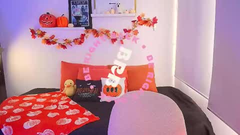 Snapshot of lily_evans_ chatting on October 29, 2025, 9:38 pm just lily online show from October 29, 2025, 9:38 pm