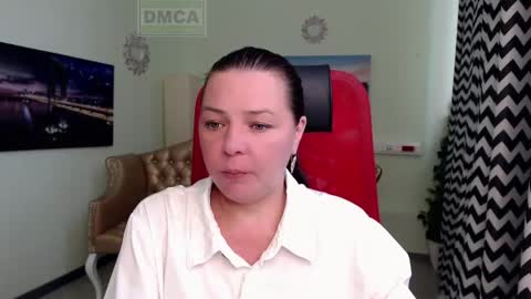 Lily online show from May 20, 2026, 5:57 am