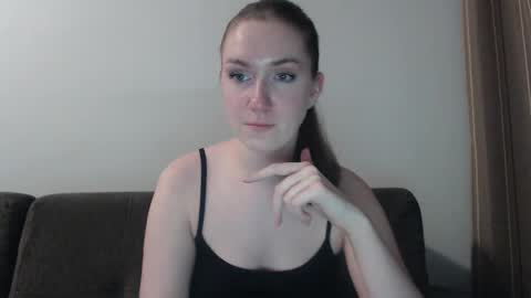 lily_love_x online show from December 1, 2024, 11:14 pm
