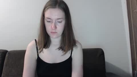 lily_love_x online show from September 19, 2025, 10:43 pm
