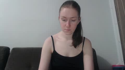 Snapshot of lily_love_x chatting on April 24, 2026, 2:25 am lily_love_x online show from April 24, 2026, 2:25 am