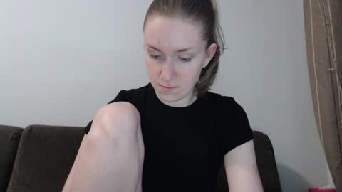 lily_love_x online show from July 23, 2026, 5:27 am