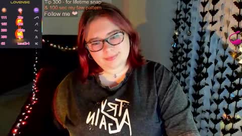 Elina  online show from October 11, 2025, 10:30 pm