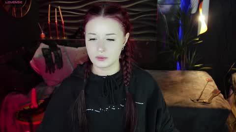 Lily online show from October 22, 2025, 7:41 am