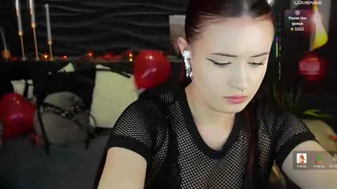 Snapshot of lily_moonlight chatting on February 8, 2026, 7:17 pm Lily online show from February 8, 2026, 7:17 pm