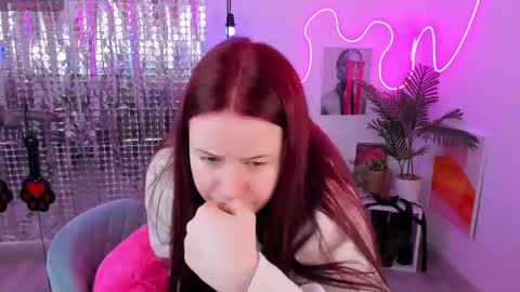 Snapshot of lily_moonlight chatting on February 12, 2026, 6:52 am Lily online show from February 12, 2026, 6:52 am