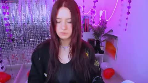 Snapshot of lily_moonlight chatting on February 15, 2026, 7:51 am Lily online show from February 15, 2026, 7:51 am