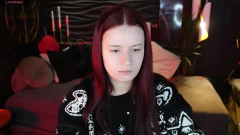 Snapshot of lily_moonlight chatting on February 19, 2026, 6:42 am Lily online show from February 19, 2026, 6:42 am