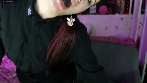 Snapshot of lily_moonlight chatting on February 22, 2026, 7:51 am Lily online show from February 22, 2026, 7:51 am