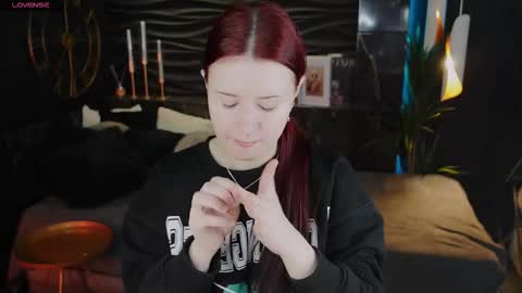 Snapshot of lily_moonlight chatting on March 3, 2026, 7:03 am Lily online show from March 3, 2026, 7:03 am