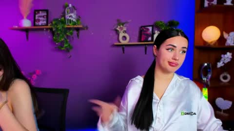 Lily online show from April 22, 2026, 6:53 pm