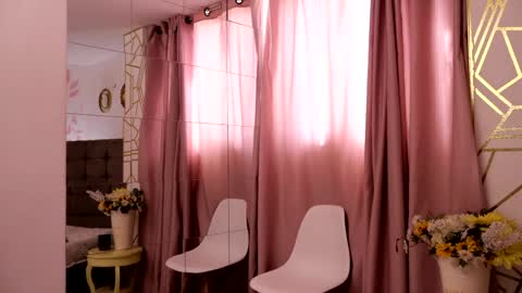 Lily Lauren online show from May 20, 2026, 12:55 pm