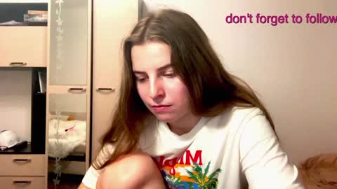 Lily online show from December 14, 2024, 1:49 pm