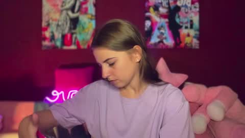 Lily online show from September 14, 2025, 9:52 am