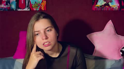 Lily online show from September 18, 2025, 2:08 pm