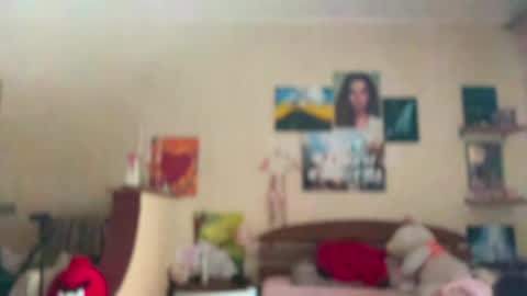 Lily online show from May 1, 2026, 4:44 pm