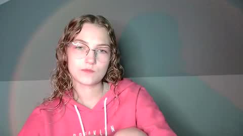 small lily online show from September 15, 2025, 6:02 am