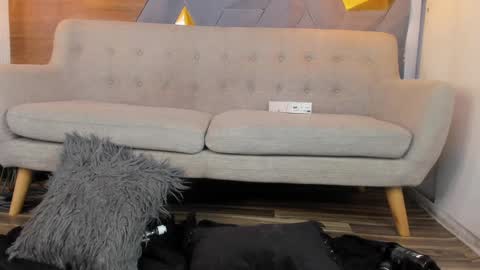lily_waist online show from January 16, 2025, 6:25 am