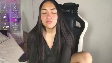 lily_waist online show from October 18, 2025, 11:11 am