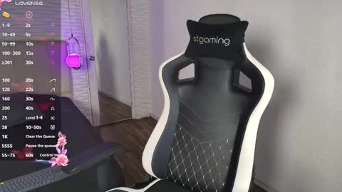 lily_waist online show from October 24, 2025, 11:06 am