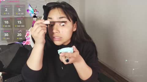 lily_waist online show from November 18, 2025, 11:14 am