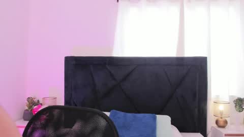 LilyWoodz online show from April 6, 2026, 7:15 pm