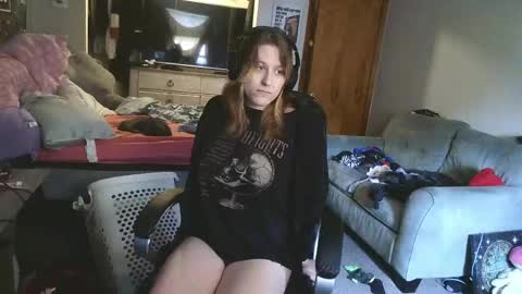 lilybvixen online show from April 19, 2026, 5:23 pm
