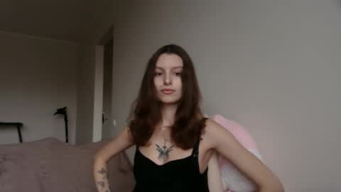 lilycandy_ online show from November 13, 2025, 10:47 am