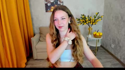 lilyeblake online show from April 13, 2026, 7:52 pm