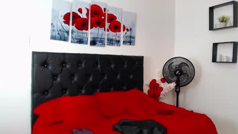 lilyfox23 online show from December 9, 2024, 3:11 pm